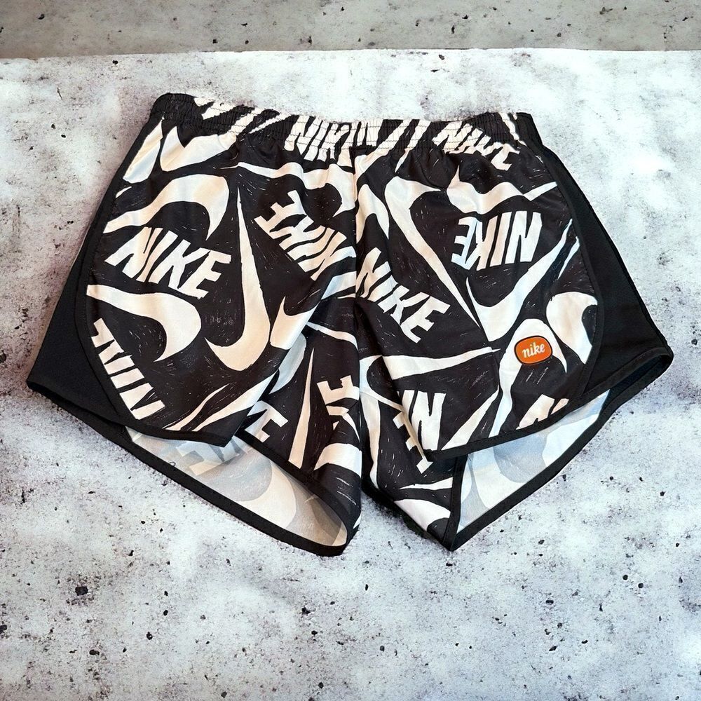 Nike Girls Running Shorts (Large)